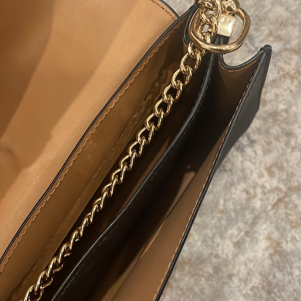 ❌SOLD❌ Tory Burch Leather Shoulder Bag - Picture 5 of 10